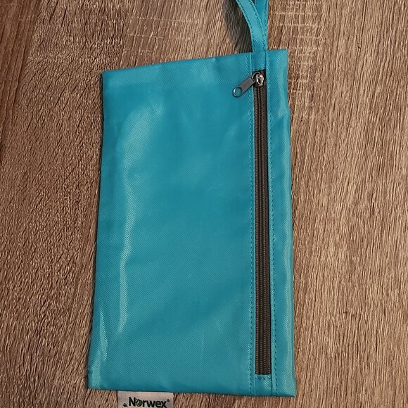 Norwex Eco-Friendly Napkin Kit, NWT - Picture 2 of 7